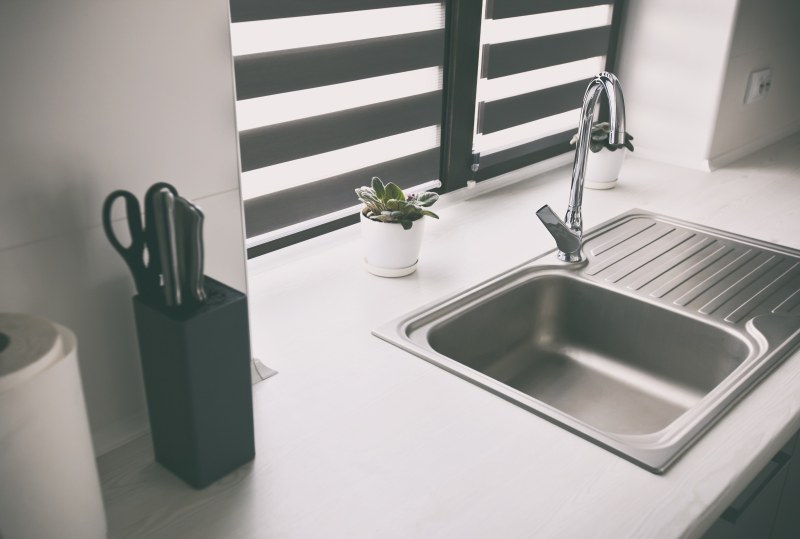 Najlepsze miejsce na zlewozmywak - czy zlew pod oknem to jest dobry wybór?